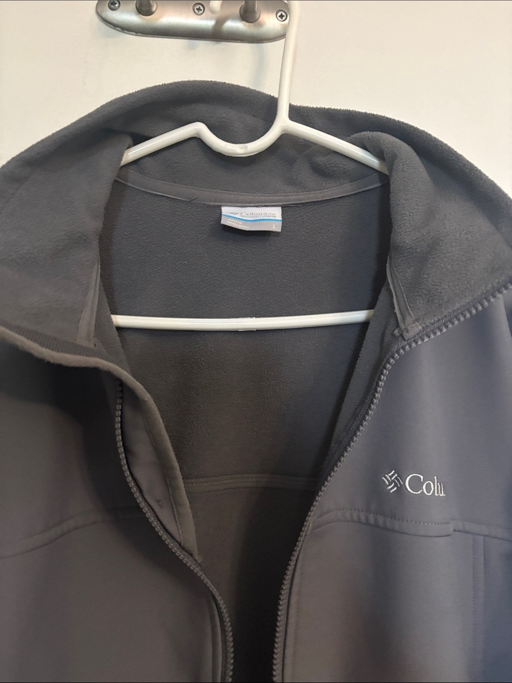Columbia Men's Gray Performance Softshell Jacket - Picture 5 of 7
